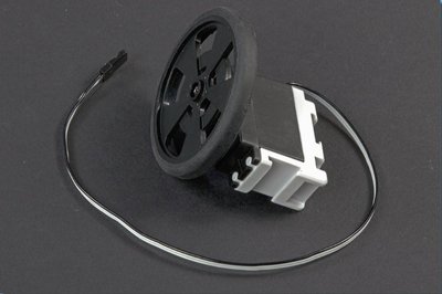 Continuous rotation servo with wheel